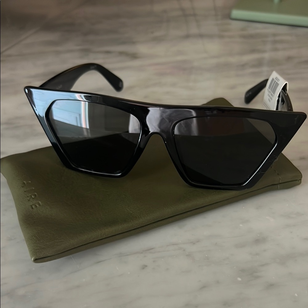 Le Specs Black Aire Sunglasses - style Quasar